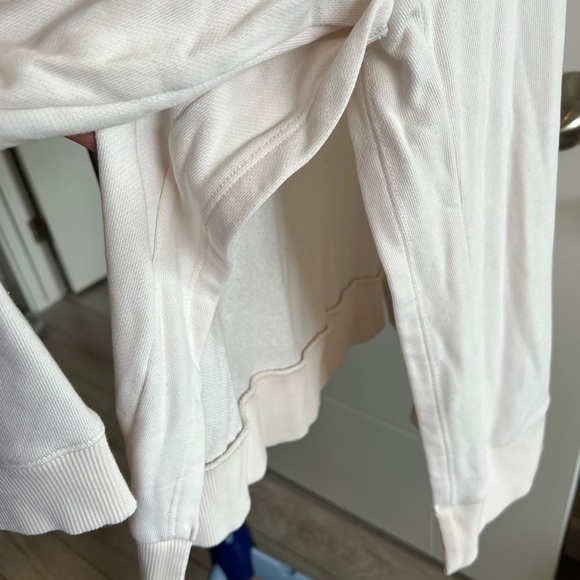 American Eagle Cream Crew Neck - L - Picture 3 of 7